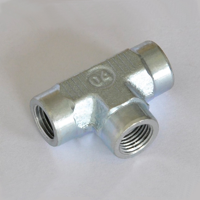 Female Pipe Tee 5605 Female pipe thread (all three ends) SAE 140438 aeroquip fittings